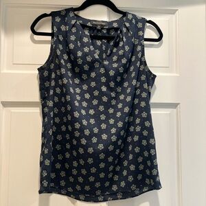 Women’s Banana Republic Navy Floral Sleeveless Top. XS.